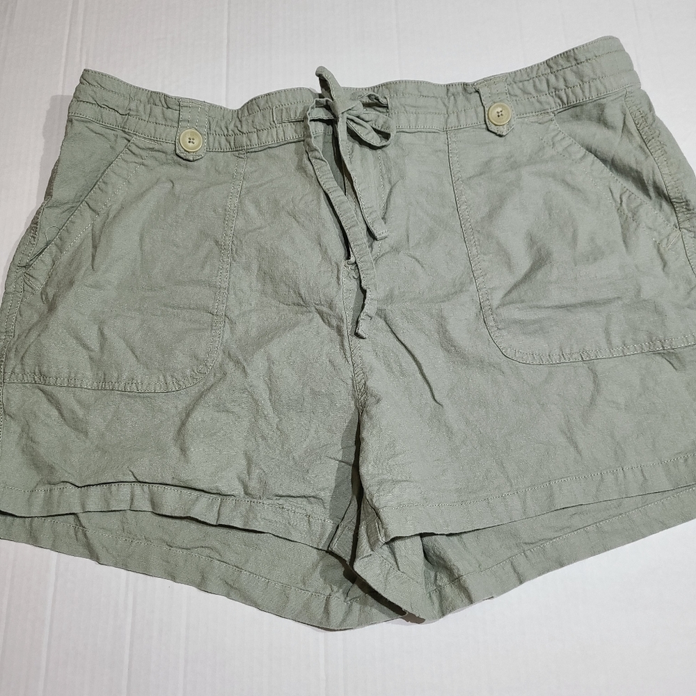Torrid linen shorts size 20
